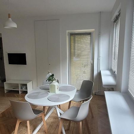 Fitmaison Apartment Ochota Varşovia Exterior foto